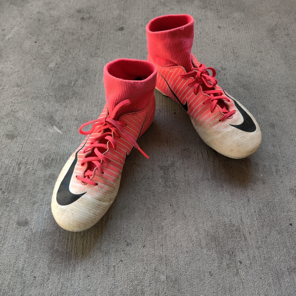 Vintage Nike Cleats